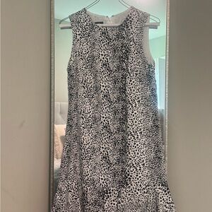 IVY + BLU Black and White Print Shift Dress